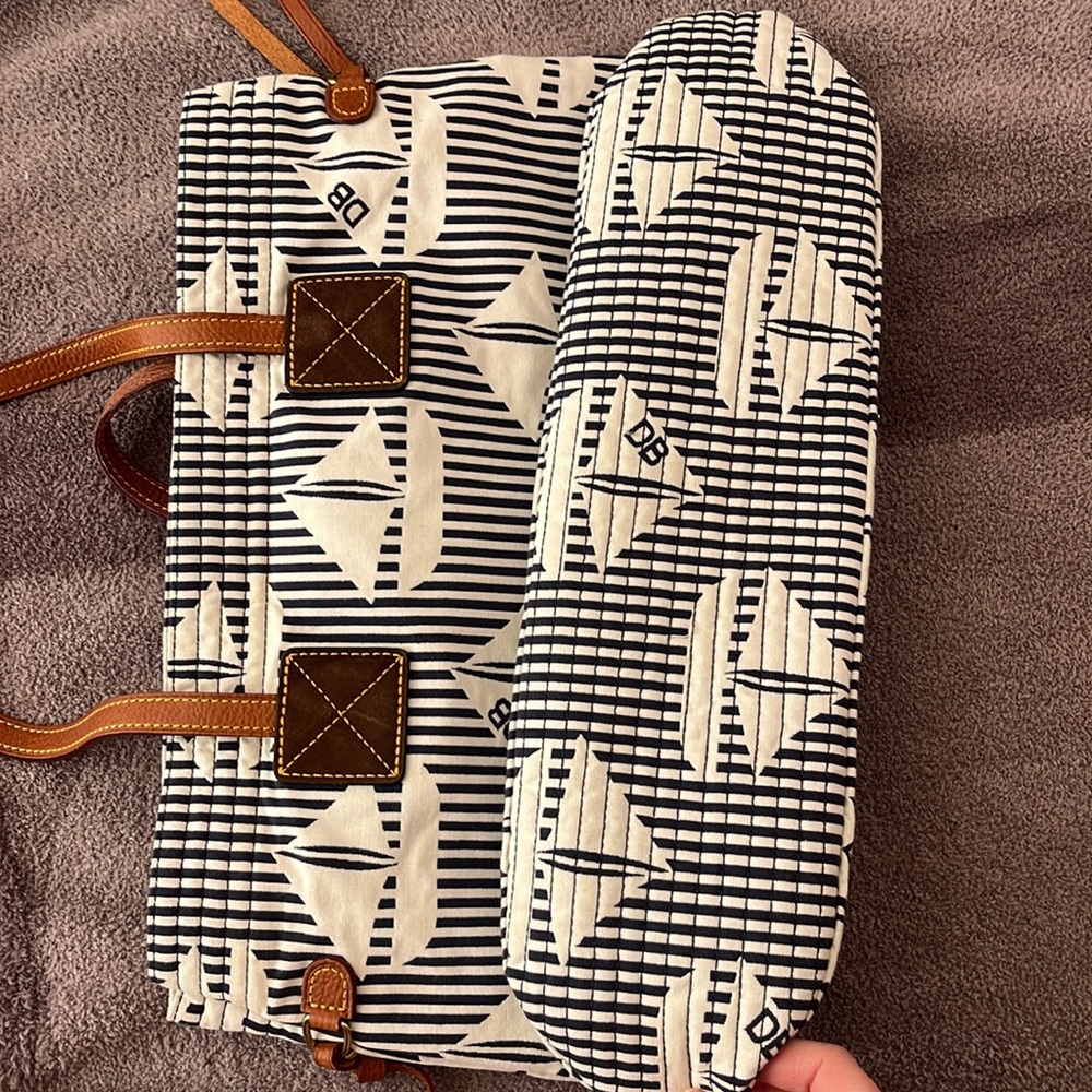Dooney & Burke Sailboat Bag - Picture 3 of 4